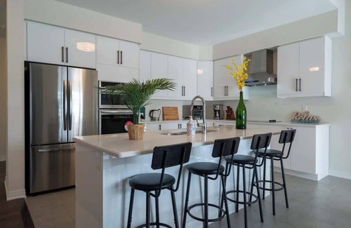 Severn House | Spacious Modern Orillia Family Retreat