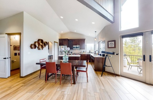 Granby House | Spacious mountain view home with gas fireplace, hot tub, & balcony