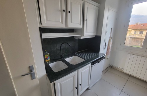 Saint-Martin-d'Heres Apartment | Spacious new apartment. Close to ski resorts