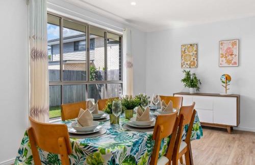 Heathwood House | Spacious Newly Furnished 4BD Family Retreat