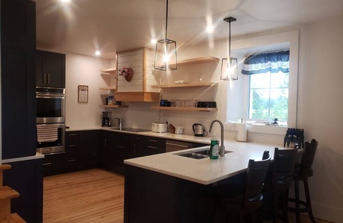 Chatsworth Other | Spacious, Newly Refurbished Cozy Farmhouse on 100 acres