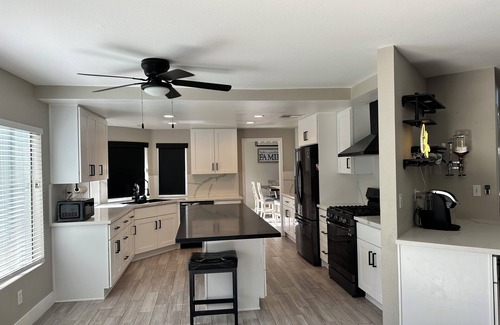 Palmdale House | Spacious oasis!