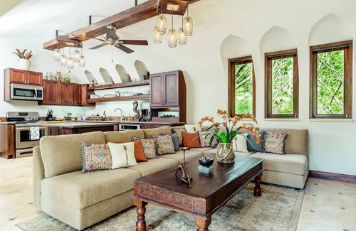 Las Catalinas House | Spacious Oceanfront Pool next to the Beach Club - Casa Sonrisa