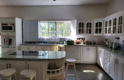 Ocho Rios House | Spacious Ocho Rios Home with En-suite Family Rooms