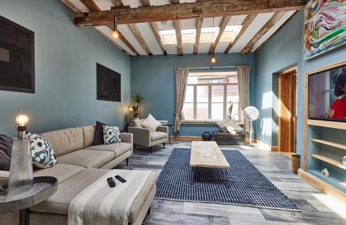 Cley next the Sea Apartment | Spacious One Bedroom Coach House in Cley Norfolk