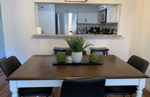 Gilroy Apartment | Spacious one bedroom apartment with WiFi & AC in a quiet & safe part of Gilroy.