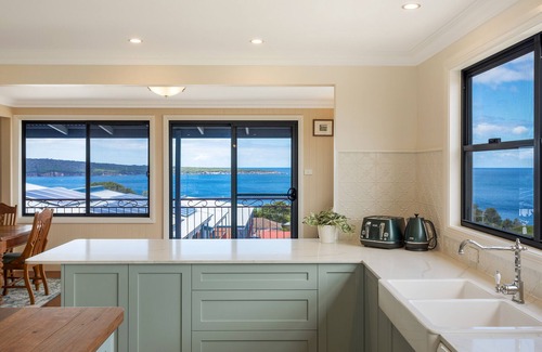 Eden House | Spacious Penthouse Residence with Panoramic Ocean Views
