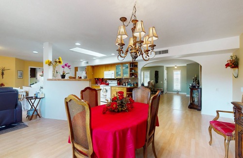 Sun City West House | Spacious pet friendly house w/shared tennis courts, W/D & free WIFI