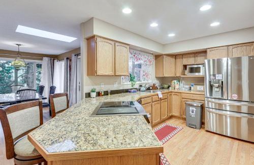 Tanasbourne House | Spacious Portland Area Home with Fenced Yard