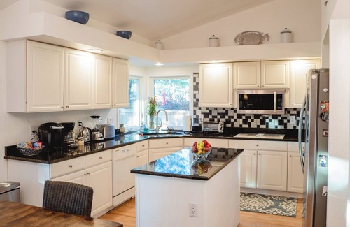 Gunbarrel House | Spacious & Private Boulder Retreat w/Mountain View