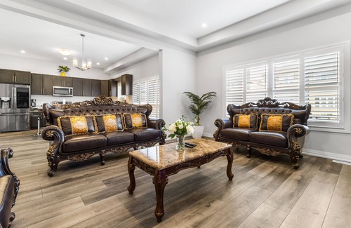 Niagara Falls House | Spacious Private Getaway Minutes to Niagara Falls!
