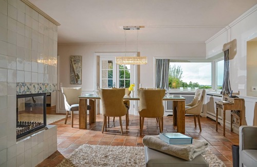 Morsum House | Spacious property in the first row on the Wadden Sea! This luxurious detached house b