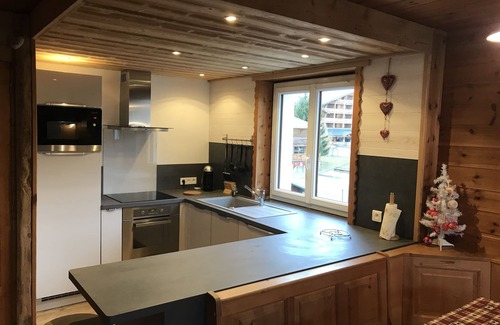 Les Deux Alpes Apartment | Spacious renovated apartment - 75m², at the foot of the slopes, ideal for families (baby equipment).