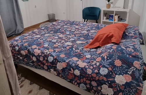 Buers Apartment | Spacious Renovated Apartment, Quiet And Close To The Metro