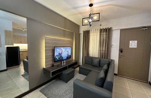 Bacoor City Condo | Spacious Resort-Type 2 bedroom condo unit w/parking near Airport - 15 mins away