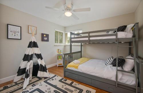 Allendale Area House | Spacious Retreat Ensuite Bedrooms Large Yard