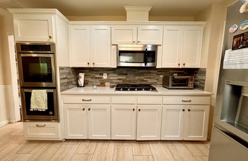 Carrollton House | Spacious Retreat for Family & Work – Filled with Comfort - Games and Fast Wi-Fi