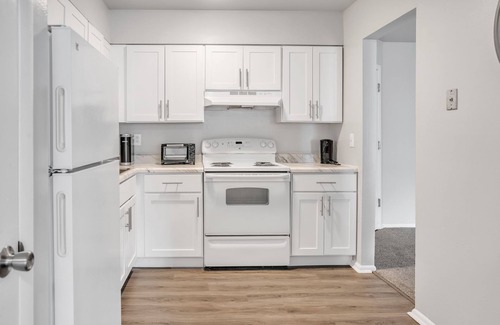 Wilmington Apartment | Spacious Retreat I Balcony I Parking I Chateau