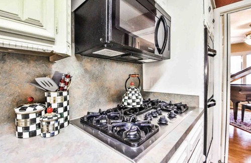 Lubbock House | Spacious Retreat in the Heart of Lubbock! Excellent neighborhood !