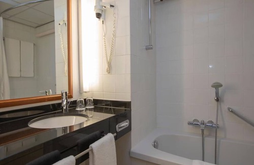 Hoevelaken Hotel | Spacious Room w/Countryside Charm Near Nationaal Militair Museum