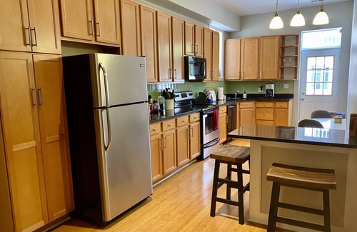 Shaw House | Spacious Row House in Hip and Historic Location