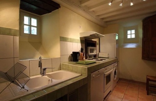 Mazeyrat-Aurouze Cottage | Spacious Rural Getaway with Terrace, 4 Bedrooms & Accessibility in Scenic Mazerat-Aurouze