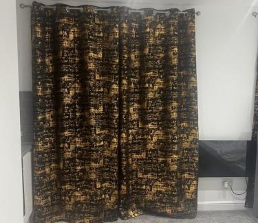 Custom House House | Spacious self-contained studio