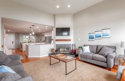 Nellysford House | Spacious + Serene Mtn Top Escape, 4 En Suites