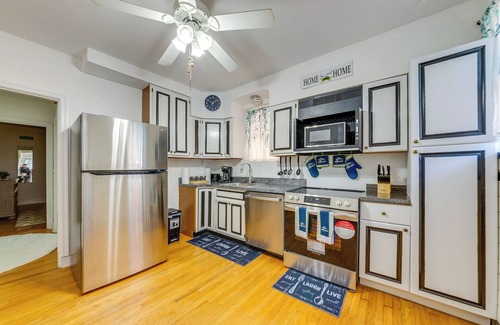 The Southampton House | Spacious St Louis Retreat: 8 Mi to Downtown!