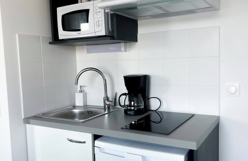 Lormont Apartment | Spacious Studio in Lormont