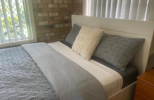 Rochedale South Apartment | Spacious studio unit
