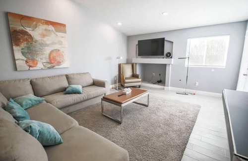 North Las Vegas House | Spacious Stylish and Convenient