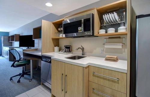 University House | Spacious Suite w/Sustainable Touches Close to Convention Center