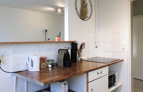 Montreuil Apartment | Spacious T1 with Wifi near Paris