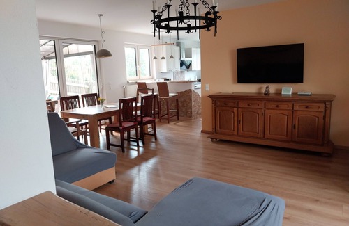 Bad Lobenstein Condo | Spacious Thuringian Sea vacation apartment with charm and lots of light