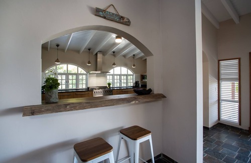 Willemstad Villa | Spacious tropical villa with swimming pool for 6 people at the Spanish Water
