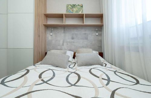 Kokoszki Apartment | Spacious Two-Bedroom Apartment with 2 Parking Spaces by Noclegi Renters