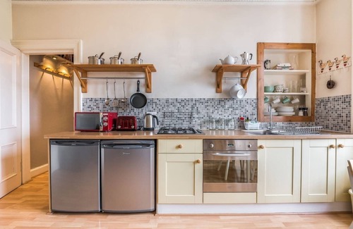 West End Apartment | Spacious & Unique city central 1 bed with WiFi