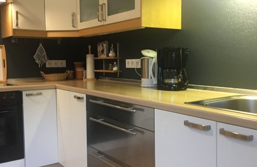 Speicherz Apartment | Spacious vacation apartment (100 m²) for up to 5 people with bathtub and shower