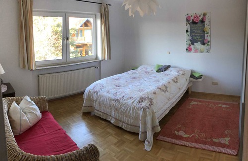 Woerrstadt Apartment | Spacious vacation apartment on the Kehlberg