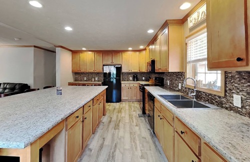 Put-in-Bay House | Spacious Vacation Home on Put-in-Bay -Sleeps 16 w/5 BR, 2 BA Big Pool- IC111