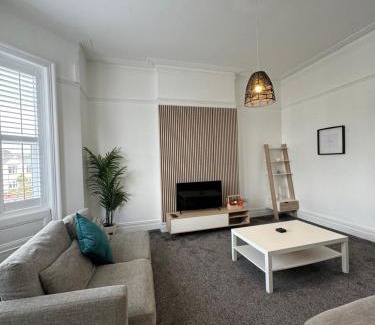 Southport Apartment | Spacious Victorian Birkdale Apartment with Garden