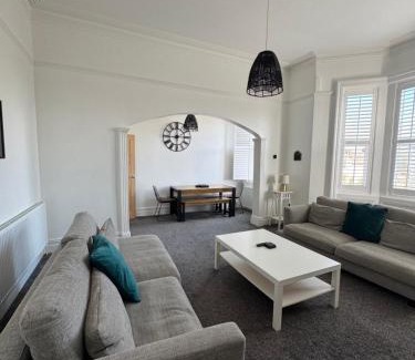 Southport Apartment | Spacious Victorian Birkdale Apartment with Garden