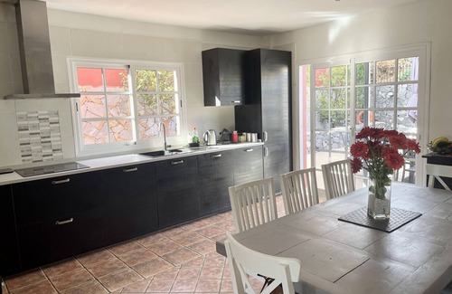 Arona Villa | Spacious Villa in Quiet Location Close to Resorts