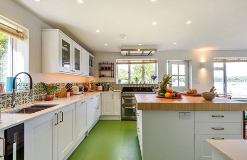 Dittisham House | Spacious Waterfront Home with Pool in Dittisham