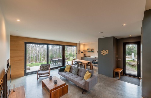 Lac Superieur Village Ski Chalet | SpaHaus Modern3 bedroom Cote Nord Tremblant resort access, poolnCITQ 291826