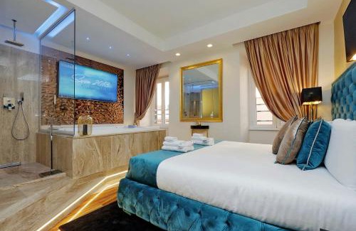Rione XVI Ludovisi Apartment | Spanish Gold Edition