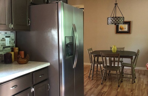 State College House | Sparkling clean bungalow close to campus