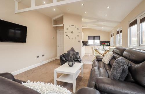 Icklesham House | Sparrows Den Lodge
