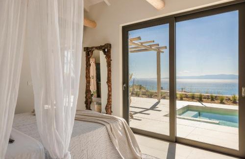 Ratzakli Villa | Spathes Suite Kefalonia, Romantic Private Escape with Infinity Pool & Sea Views